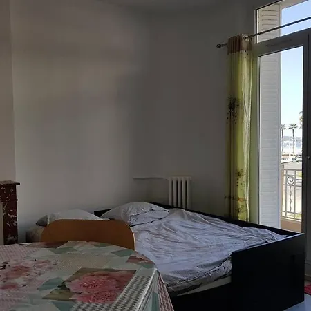 Apartment Charming Studio With Sea View For 4 People Toulon
