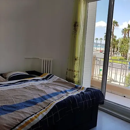 Charming Studio With Sea View For 4 People Toulon